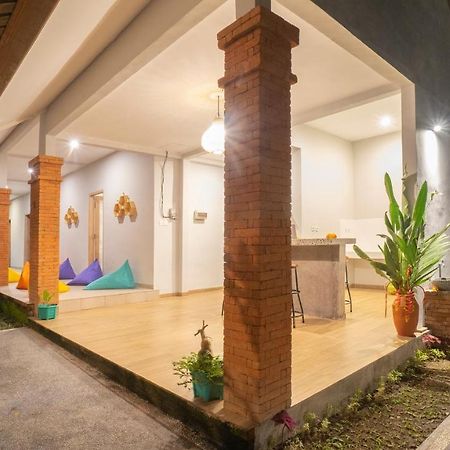 Aura Dormitory House Ubud Exterior foto