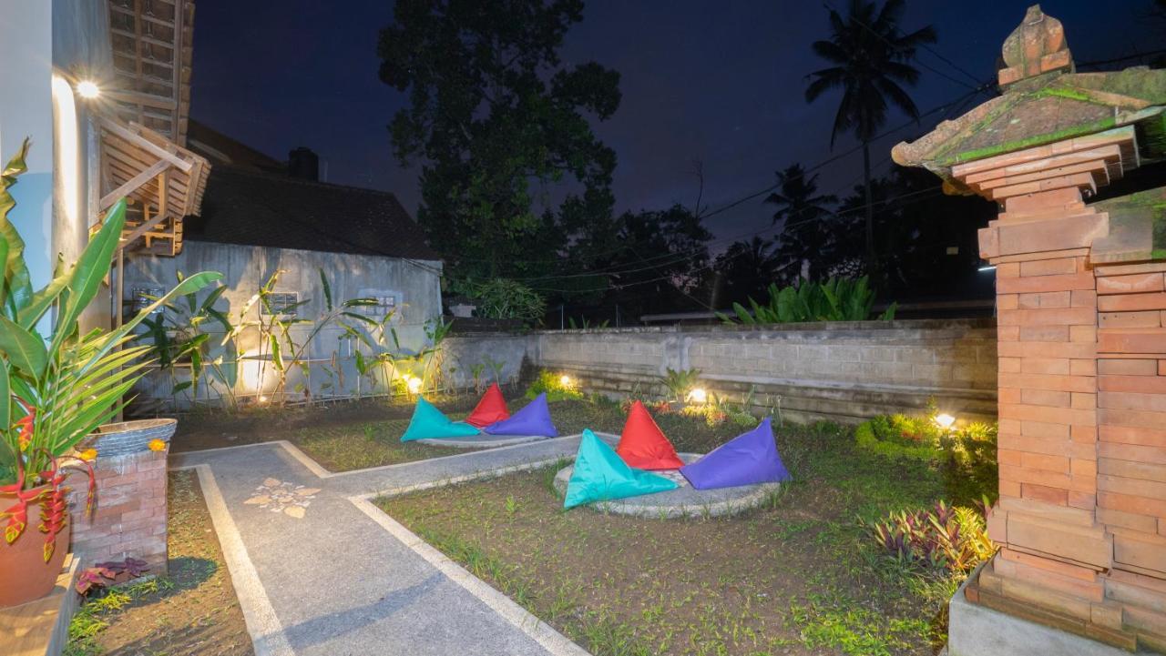 Aura Dormitory House Ubud Exterior foto